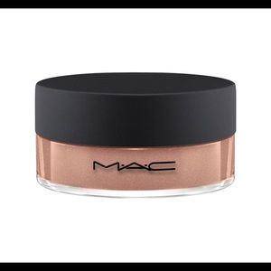 MAC Cosmetics Beauty Powder in Natural Flare